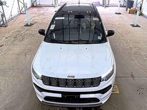 Used 2024 Jeep Compass Limited w/ High Altitude Package AWD/4WD image 2
