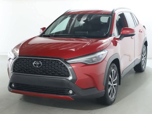 Certified 2023 Toyota Corolla Cross XLE w/ Convenience Package FWD image 3