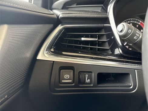 Certified 2025 Cadillac XT6 Premium Luxury image 18