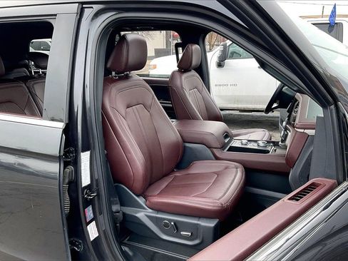 Certified 2024 Ford Expedition Limited image 6
