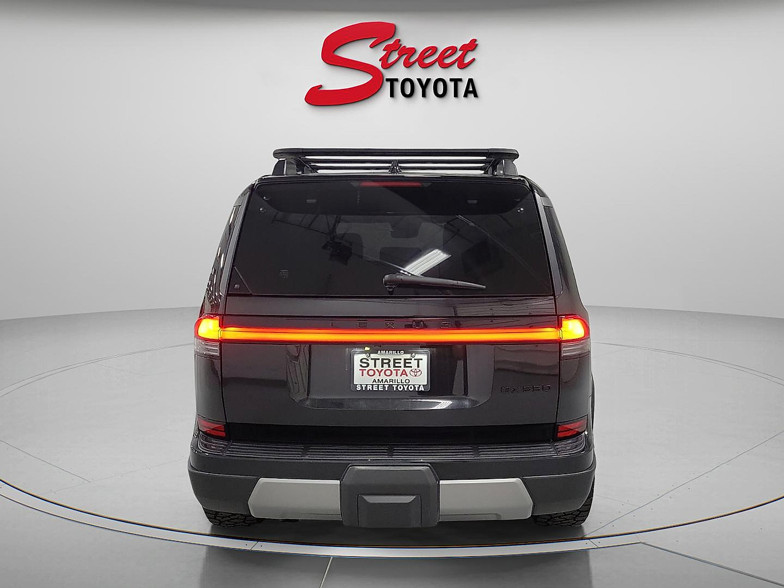 Used 2024 Lexus GX 550 AWD/4WD image 3