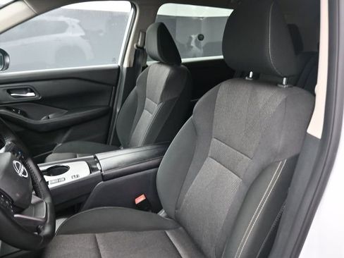 Used 2025 Nissan Rogue SV FWD image 19