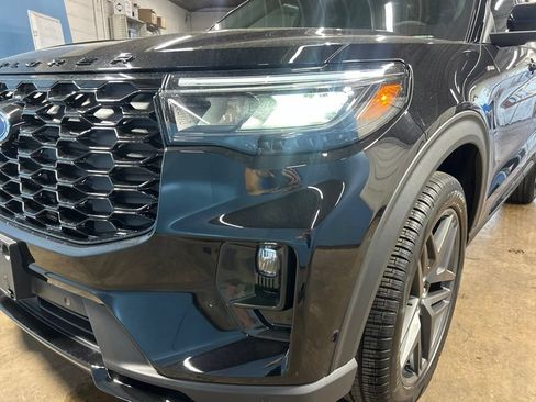 New 2026 Ford Explorer ST-Line w/ ST-Line Street Pack AWD/4WD image 6