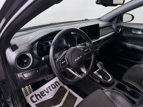 Used 2023 Kia Forte GT-Line w/ GT-Line Technology Package image 9