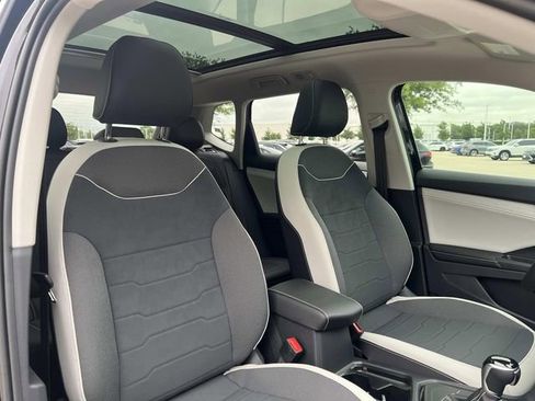 New 2026 Volkswagen Taos SE FWD image 25