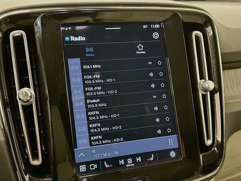 Used 2023 Volvo XC40 B5 Ultimate image 21