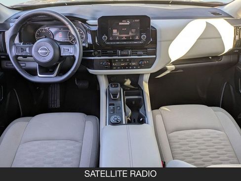 Used 2025 Nissan Pathfinder SV AWD/4WD image 13