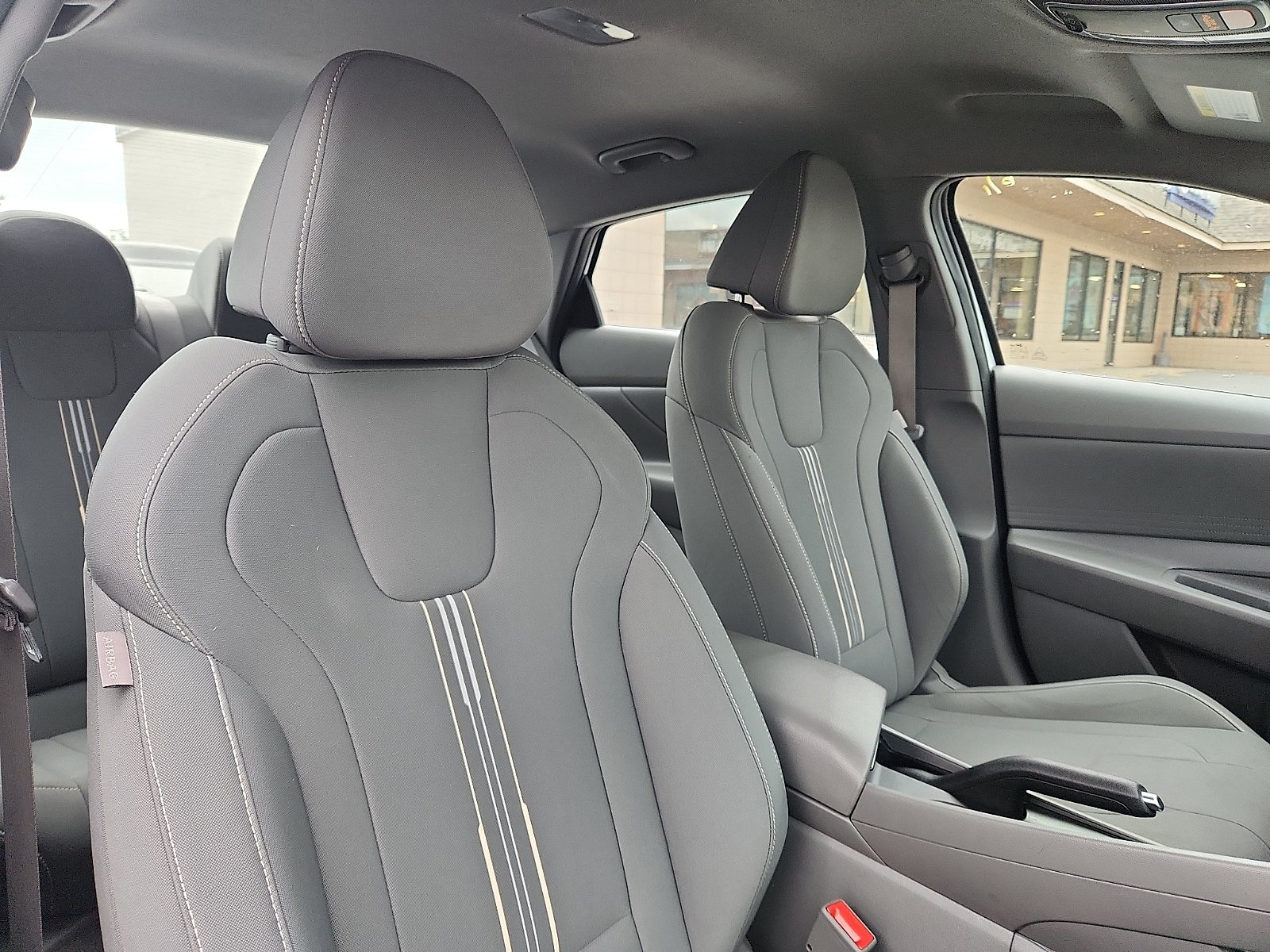 Certified 2024 Hyundai Elantra SEL FWD image 31