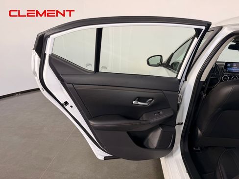 Used 2025 Nissan Sentra SR w/ SR Premium Package FWD image 24
