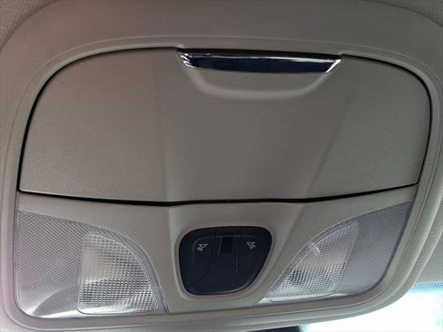 Certified 2021 Jeep Cherokee Latitude Lux w/ Comfort/Convenience Group image 32