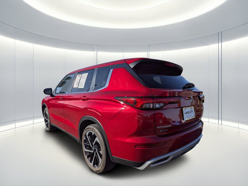Used 2023 Mitsubishi Outlander SE FWD image 4