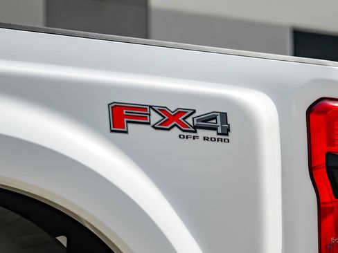 Used 2026 Ford F450 Lariat w/ FX4 Off-Road Package image 39