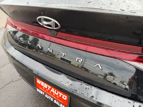 Used 2022 Hyundai Elantra SEL w/ Convenience + Premium Package FWD image 28