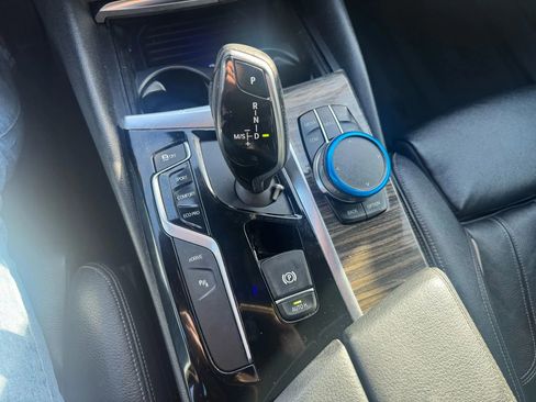 Used 2018 BMW 530e w/ Premium Package 2 image 33