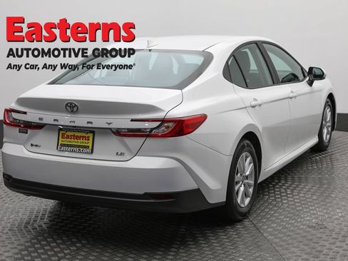 Used 2025 Toyota Camry LE FWD image 5