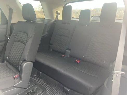 Used 2022 Nissan Pathfinder S image 27