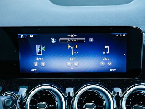 New 2026 Mercedes-Benz GLA 250 4MATIC image 12