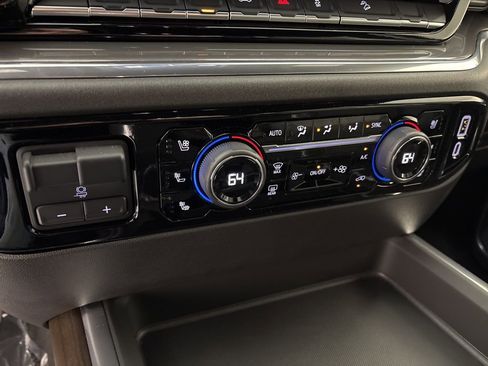 Used 2025 Chevrolet Silverado 2500 High Country w/ Technology Package image 33