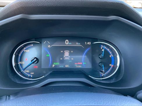 Used 2025 Toyota RAV4 XLE image 21