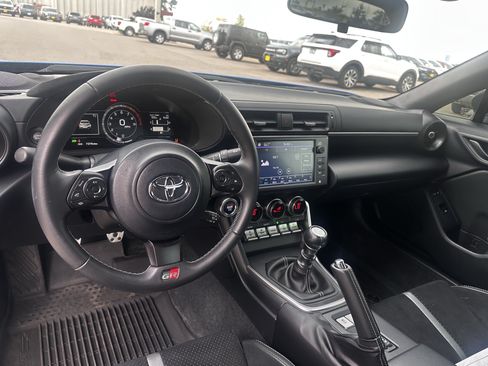 Used 2024 Toyota GR86 Premium RWD image 5