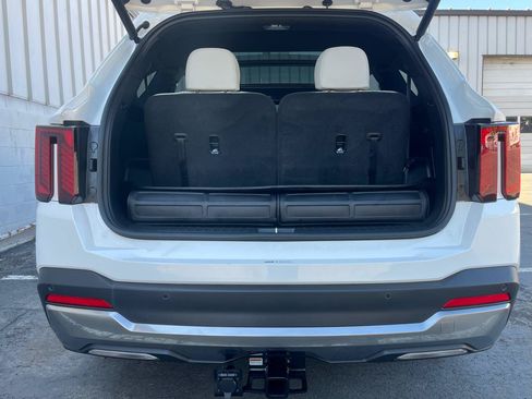 Used 2025 Kia Sorento SX Prestige AWD/4WD image 9