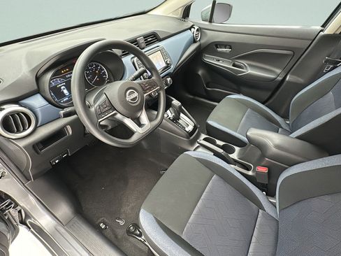 Used 2025 Nissan Versa SV FWD image 11