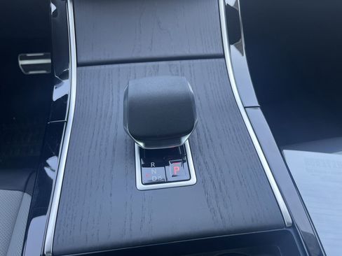 New 2026 Land Rover Range Rover Evoque Dynamic SE image 13