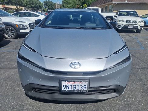 Used 2024 Toyota Prius LE FWD image 5