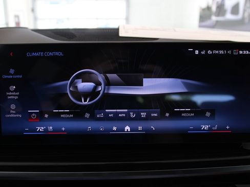 New 2027 BMW X7 M60i AWD/4WD image 7