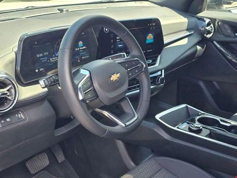 Certified 2026 Chevrolet Equinox LT FWD image 9
