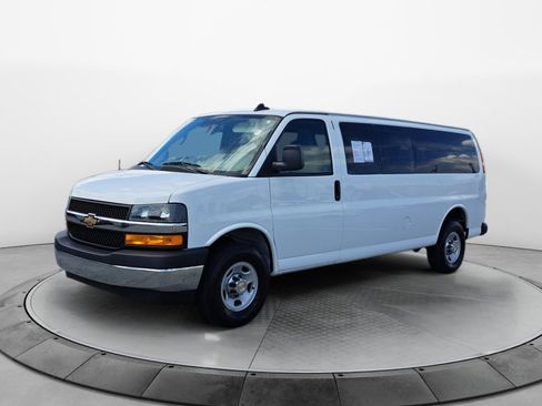 Used 2024 Chevrolet Express 3500 LT w/ LT Preferred Equipment Group RWD image 3