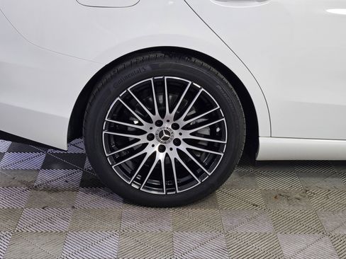 Used 2025 Mercedes-Benz C 300 Sedan image 9
