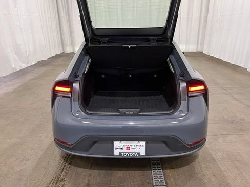 Certified 2023 Toyota Prius LE FWD image 11