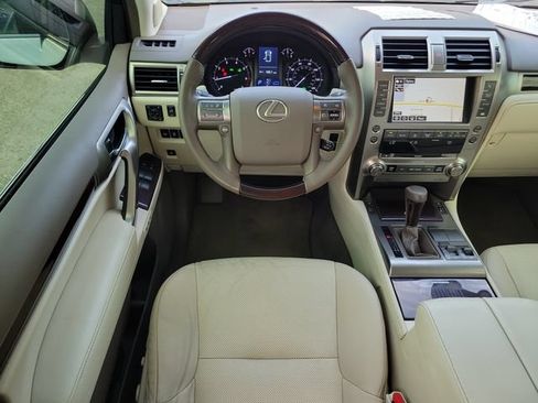 Used 2019 Lexus GX 460 Premium w/ Premium Package AWD/4WD image 9