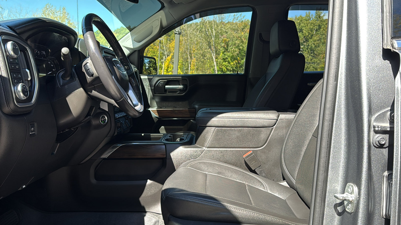 Used 2021 GMC Sierra 1500 SLT w/ SLT Premium Package AWD/4WD image 13