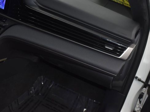 Used 2025 Toyota Camry SE image 36