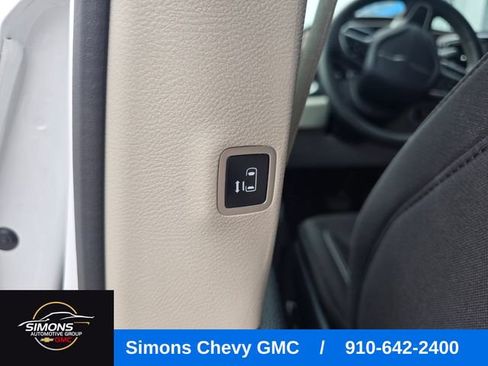 Used 2023 Chrysler Voyager LX FWD image 37