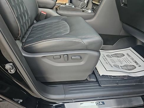 Used 2024 Nissan Armada Platinum w/ Captain's Chairs Package image 26