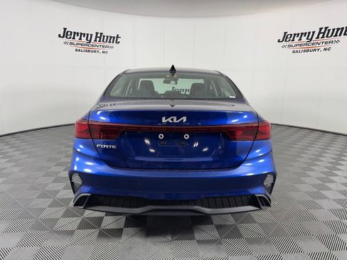 Used 2022 Kia Forte LXS w/ LXS Technology Package FWD image 8