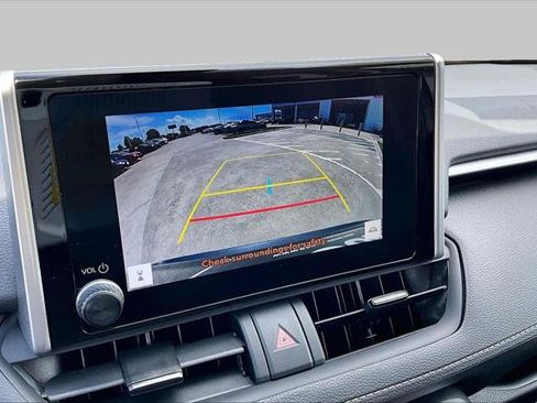 Certified 2025 Toyota RAV4 XLE w/ Convenience Package FWD image 27
