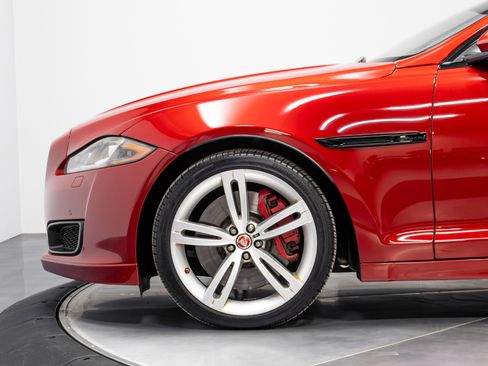 Used 2016 Jaguar XJ R image 34