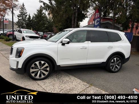 Used 2020 Kia Telluride S w/ S 8 Passenger Seating Package image 2