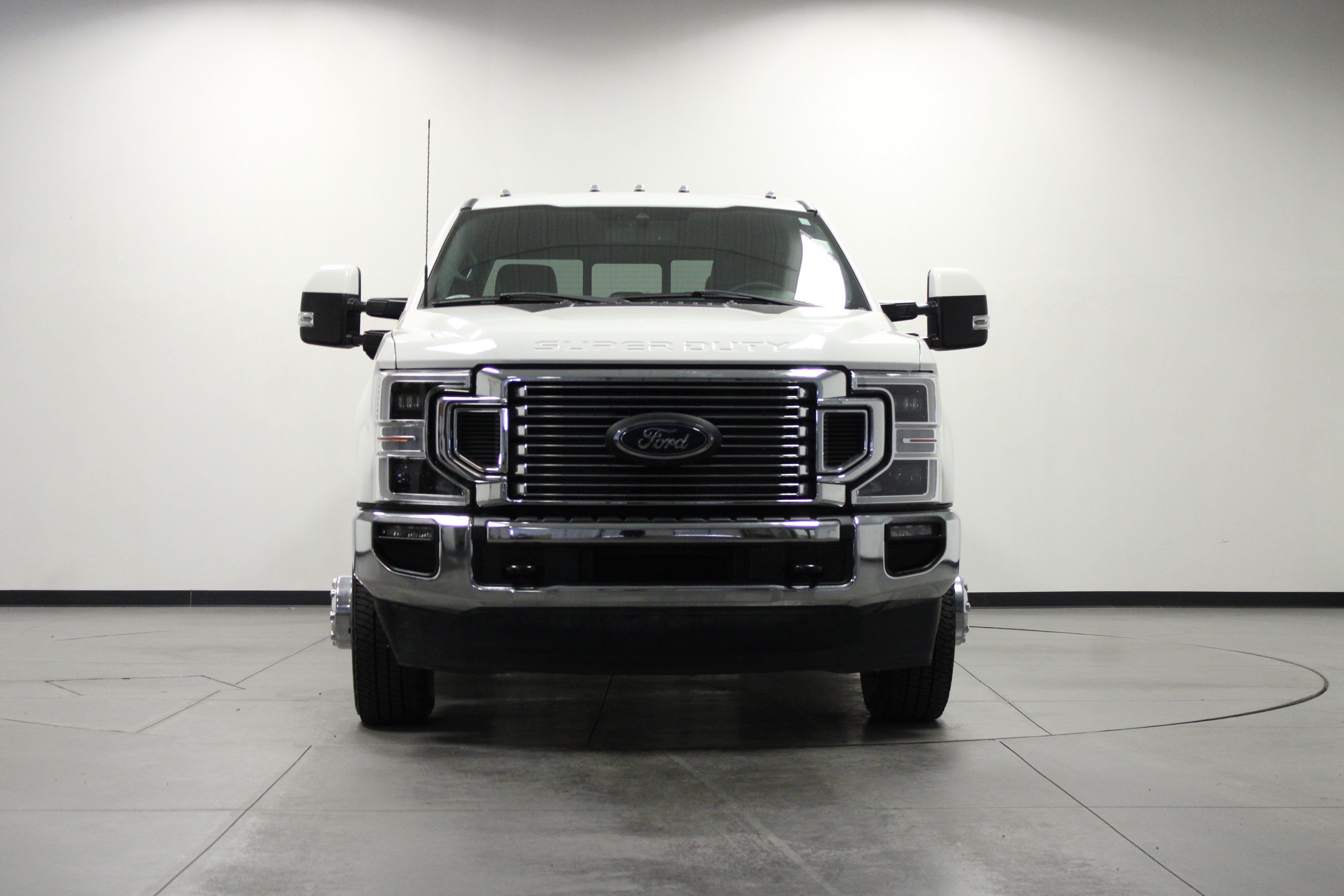 Used 2022 Ford F350 Lariat w/ Lariat Ultimate Package AWD/4WD image 9