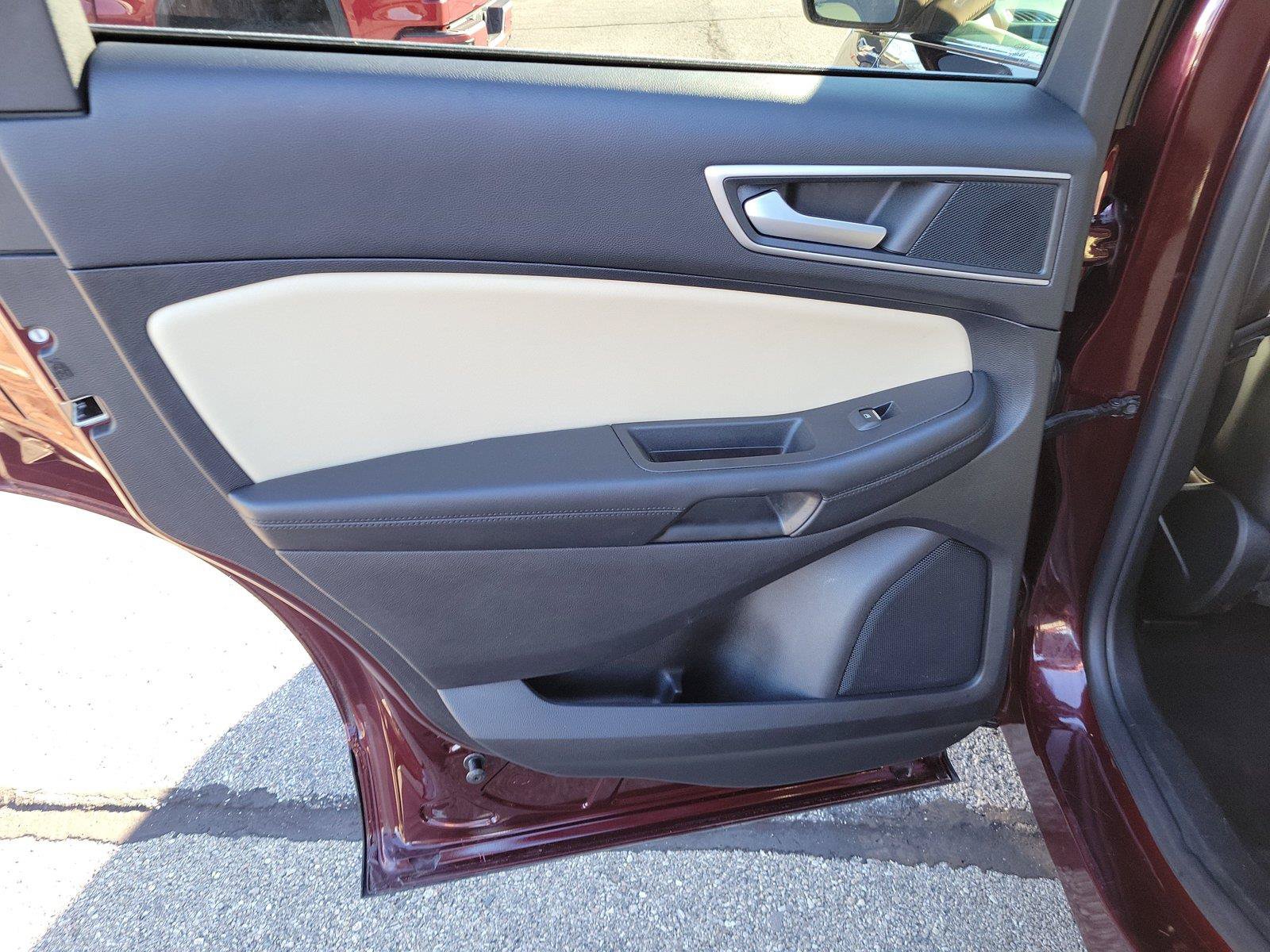 Used 2021 Ford Edge SEL w/ Convenience Package AWD/4WD image 14
