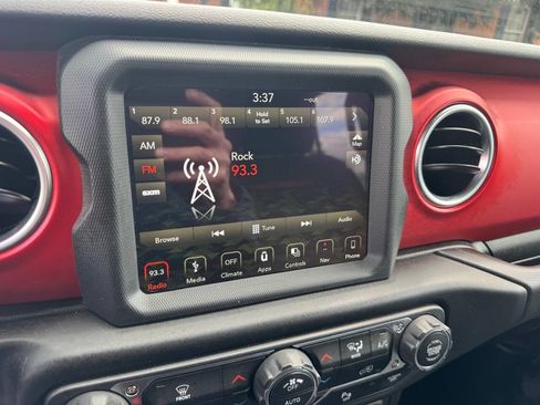 Used 2019 Jeep Wrangler Unlimited Rubicon AWD/4WD image 10
