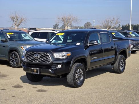 Used 2020 Toyota Tacoma TRD Off-Road image 9