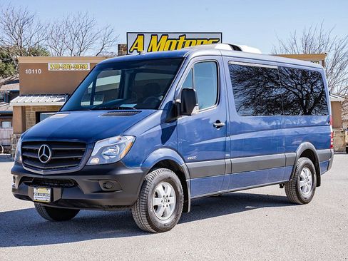 Used 2016 Mercedes-Benz Sprinter 2500 image 9