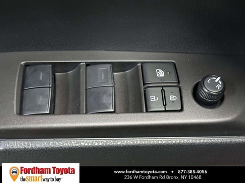 Used 2024 Toyota Camry SE image 18