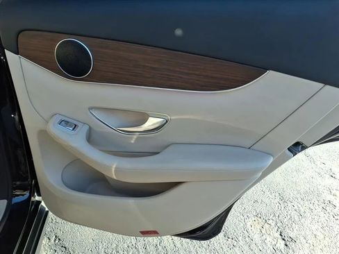 Used 2022 Mercedes-Benz GLC 300 4MATIC image 14