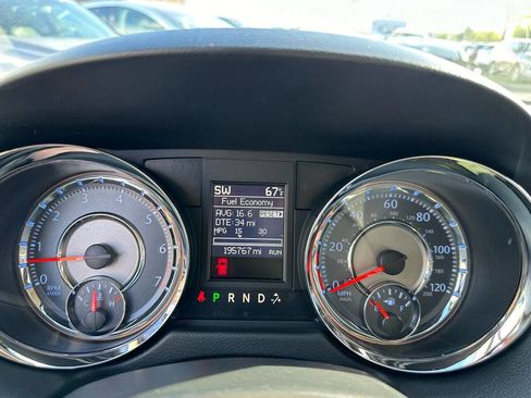 Used 2014 Chrysler Town & Country Touring-L w/ Driver Convenience Group image 24